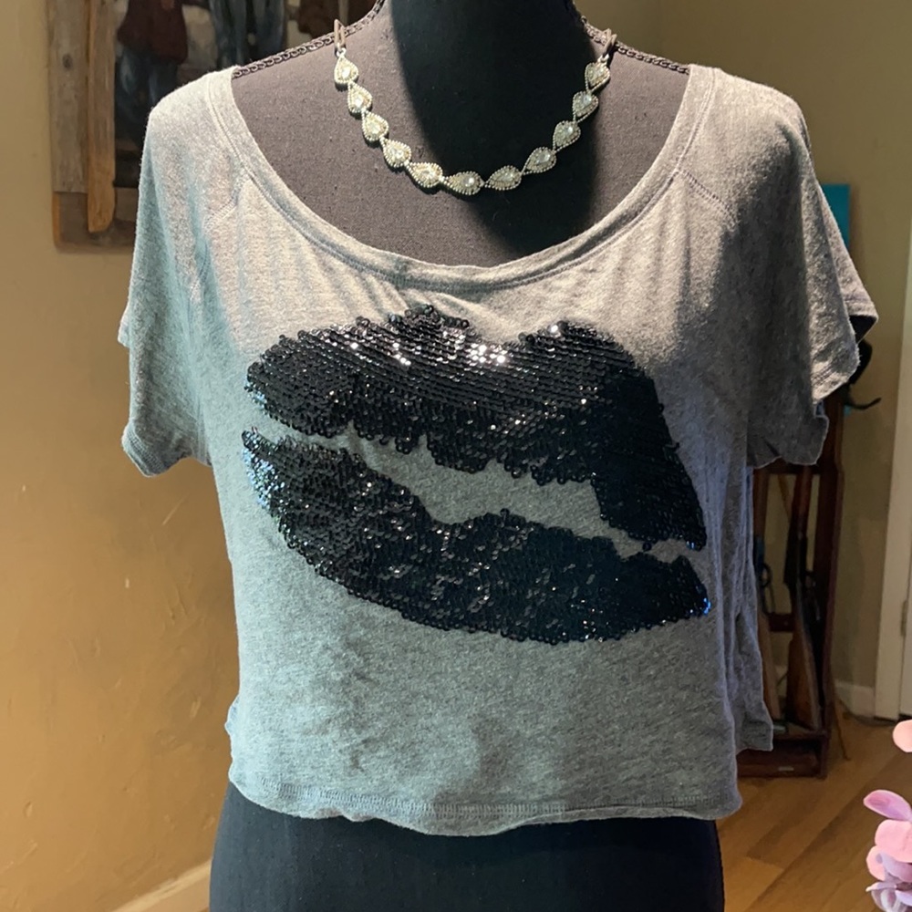 Express * Sequin Lips T-Shirt